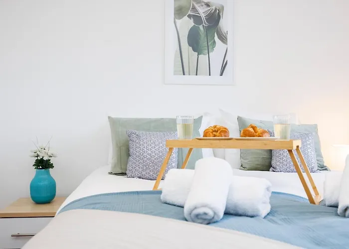 Cresta House - Modern Apartments